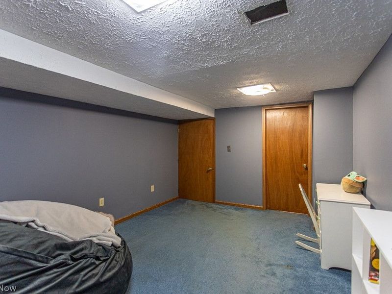 220 Fox Run, Cortland, OH 44410 Photo 30