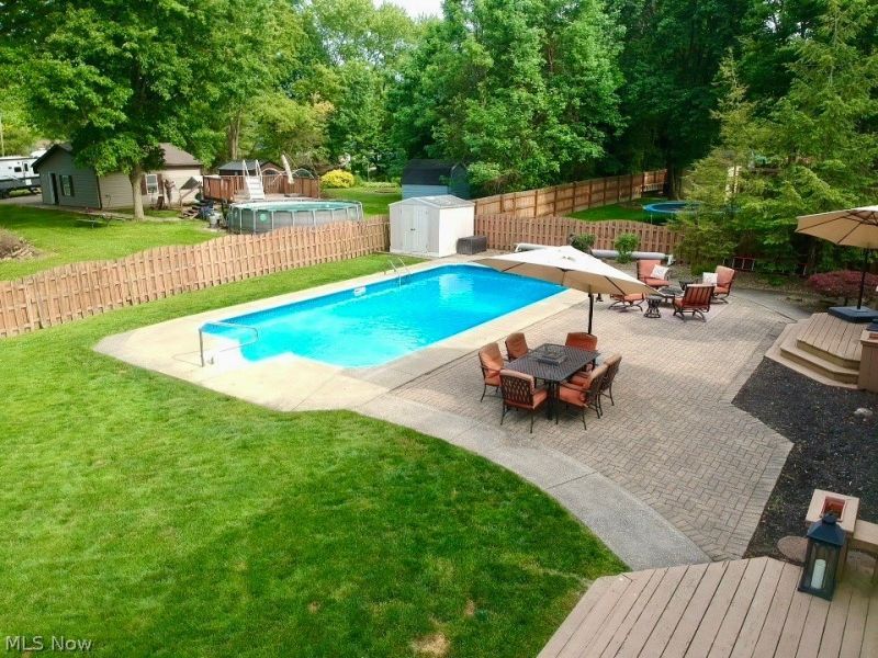 220 Fox Run, Cortland, OH 44410 Photo 9