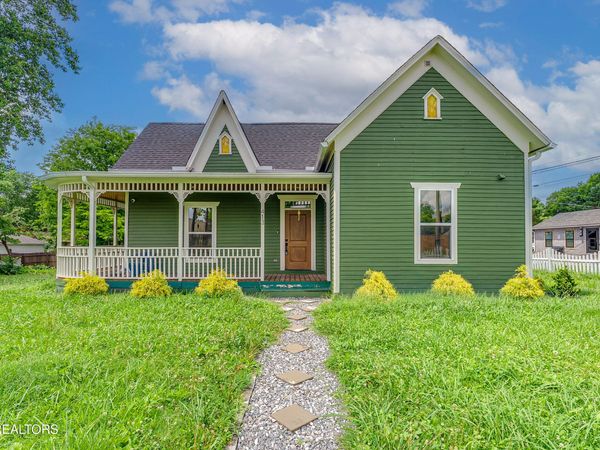 413 E Inskip Drive, Knoxville, TN 37912