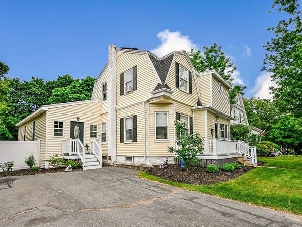 31 Emery St, Holbrook, MA 02343