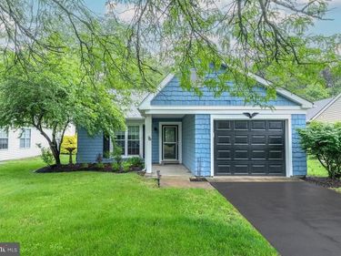877 WESTMINSTER DRIVE N, SOUTHAMPTON, NJ 08088