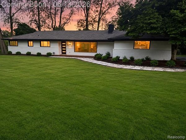 2129 Long Lake Shore Drive , West Bloomfield Twp, MI 48323