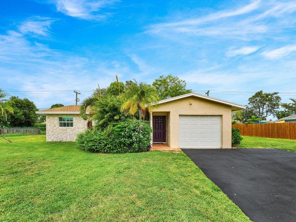 3150 Pinehurst Drive, Lake Worth, FL 33467