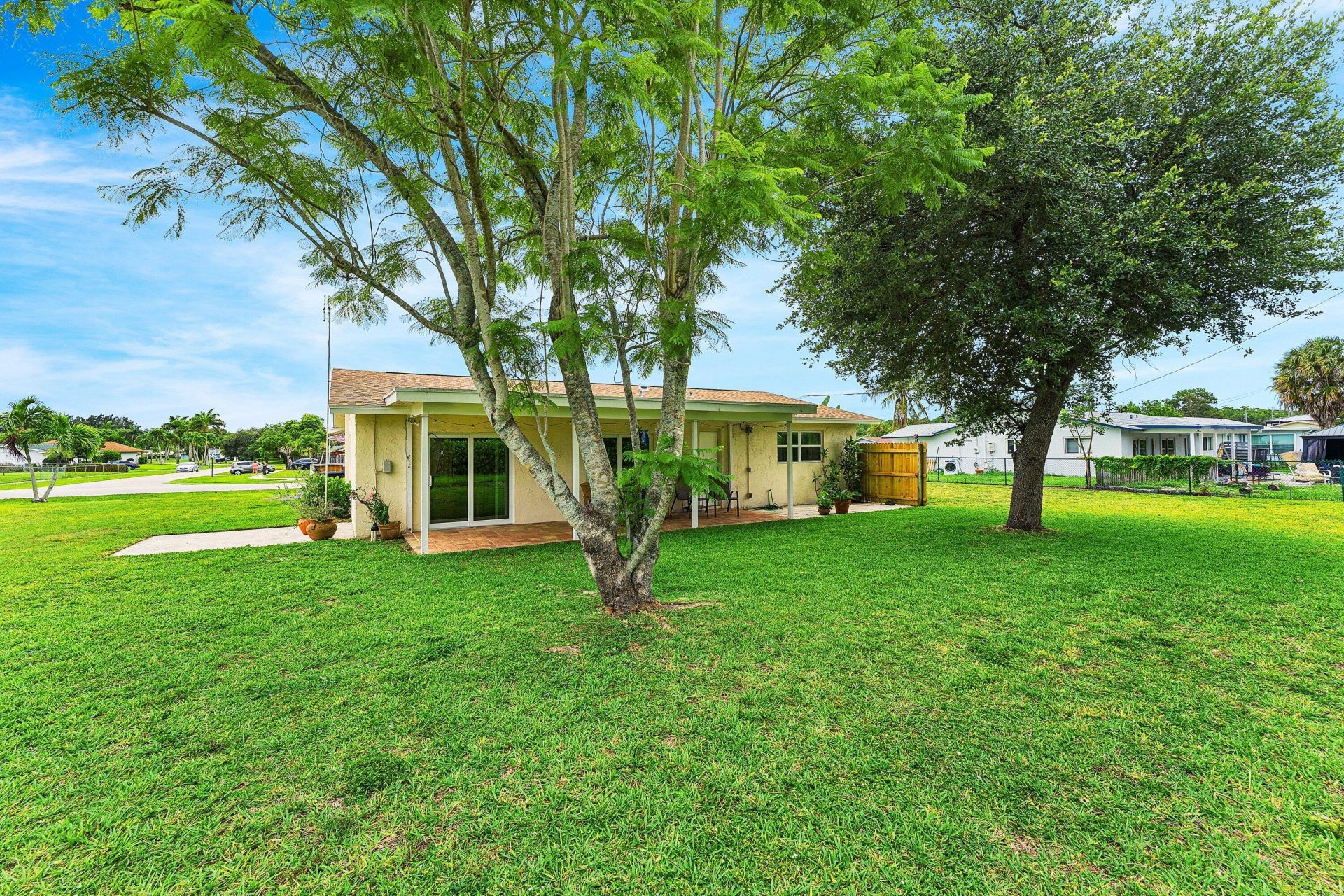 3150 Pinehurst Drive, Lake Worth, FL 33467 Photo