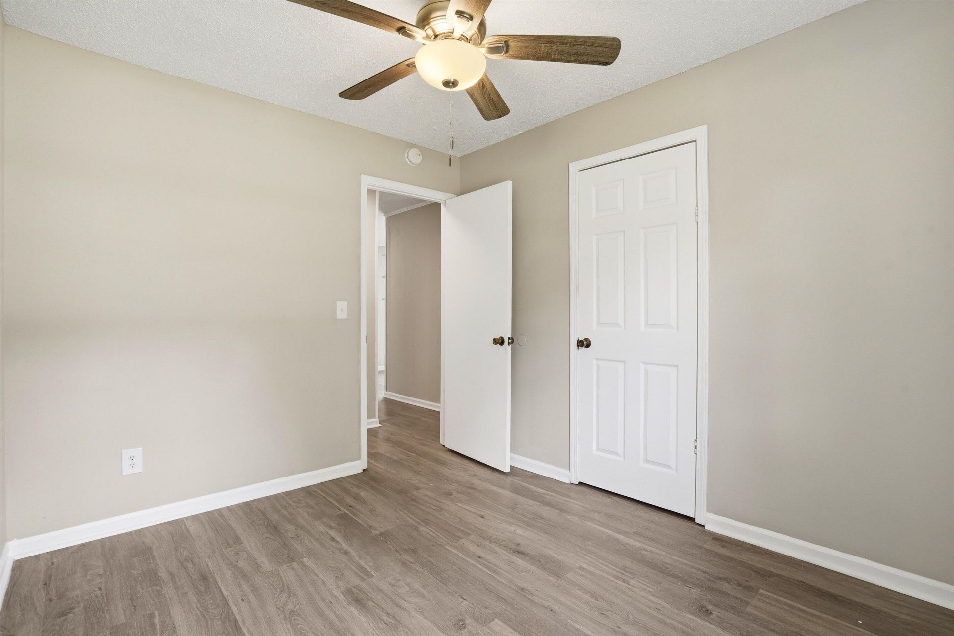 4466 Mixedwood Drive Photo 15