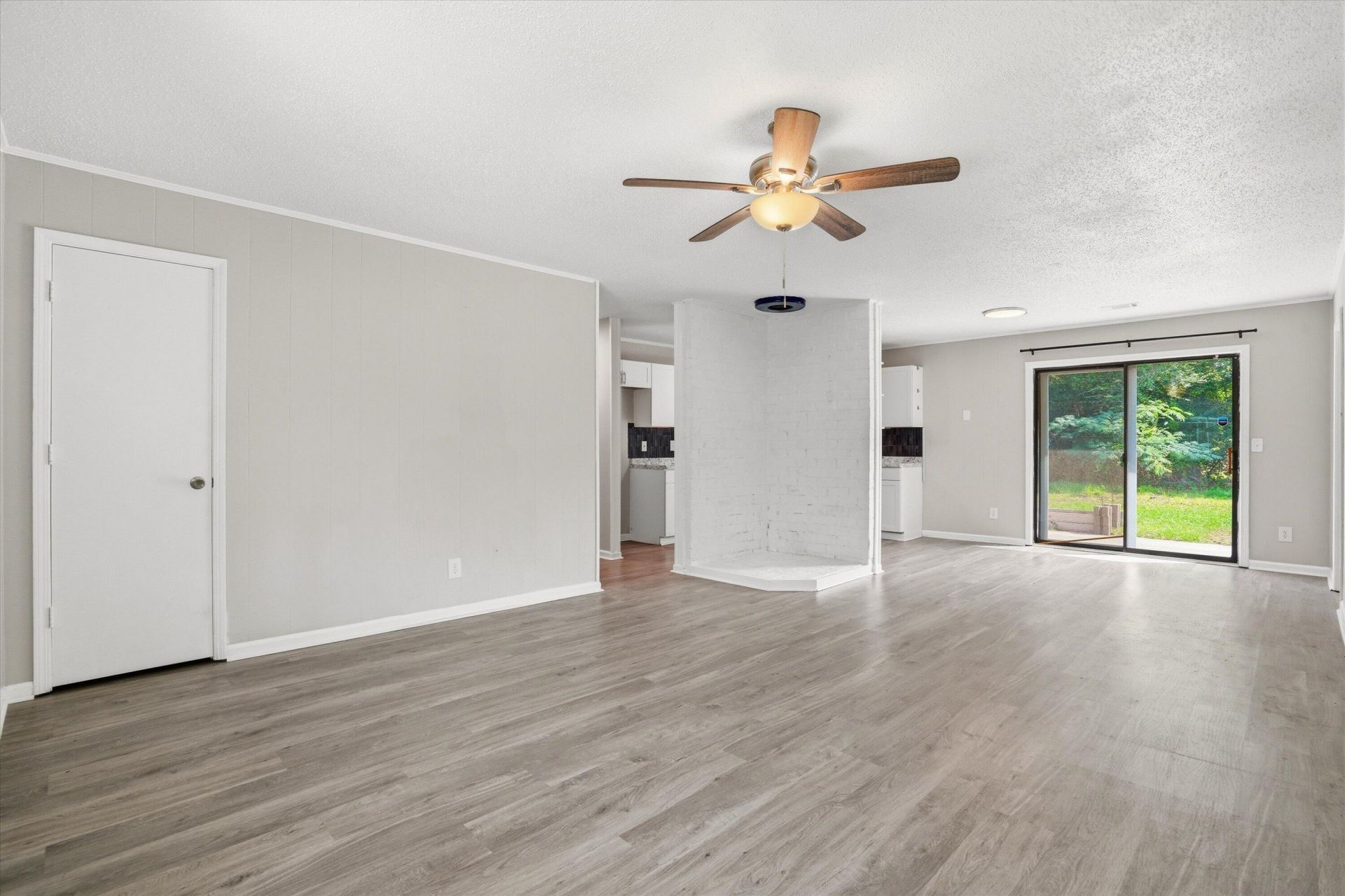 4466 Mixedwood Drive Photo 6