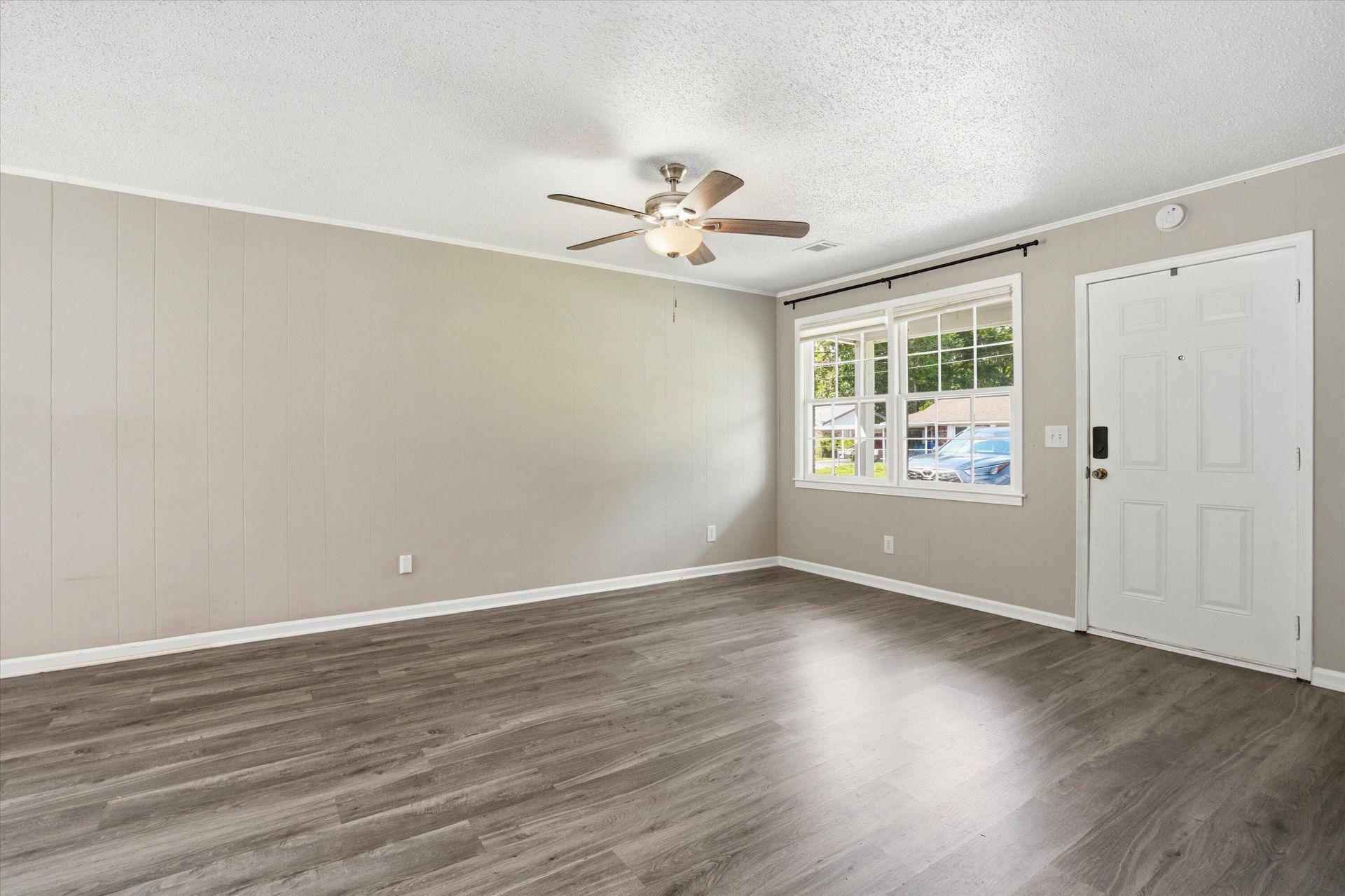 4466 Mixedwood Drive Photo 8