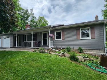 7383 Lakeside Road, Ontario, NY 14519