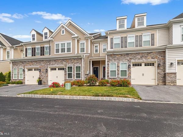 203 TROTTERS COURT, Unit 4, NEWTOWN SQUARE, PA 19073