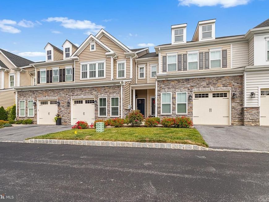203 Trotters Court, Unit 4, Newtown Square, PA 19073 Main Photo