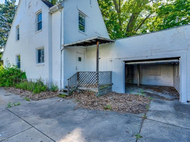 1886 Hillside Terrace, Akron, OH 44305 Photo 4
