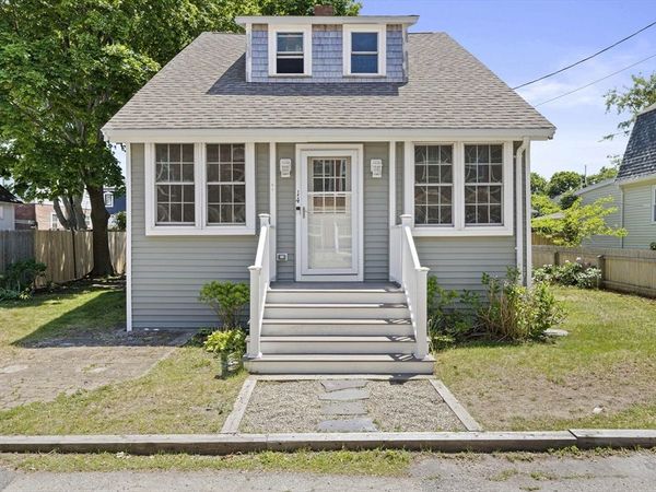 14 L St, Hull, MA 02045