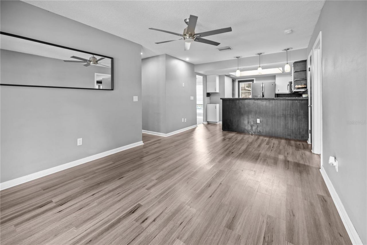 2015 Ronald Circle, Seffner, FL 33584 Photo