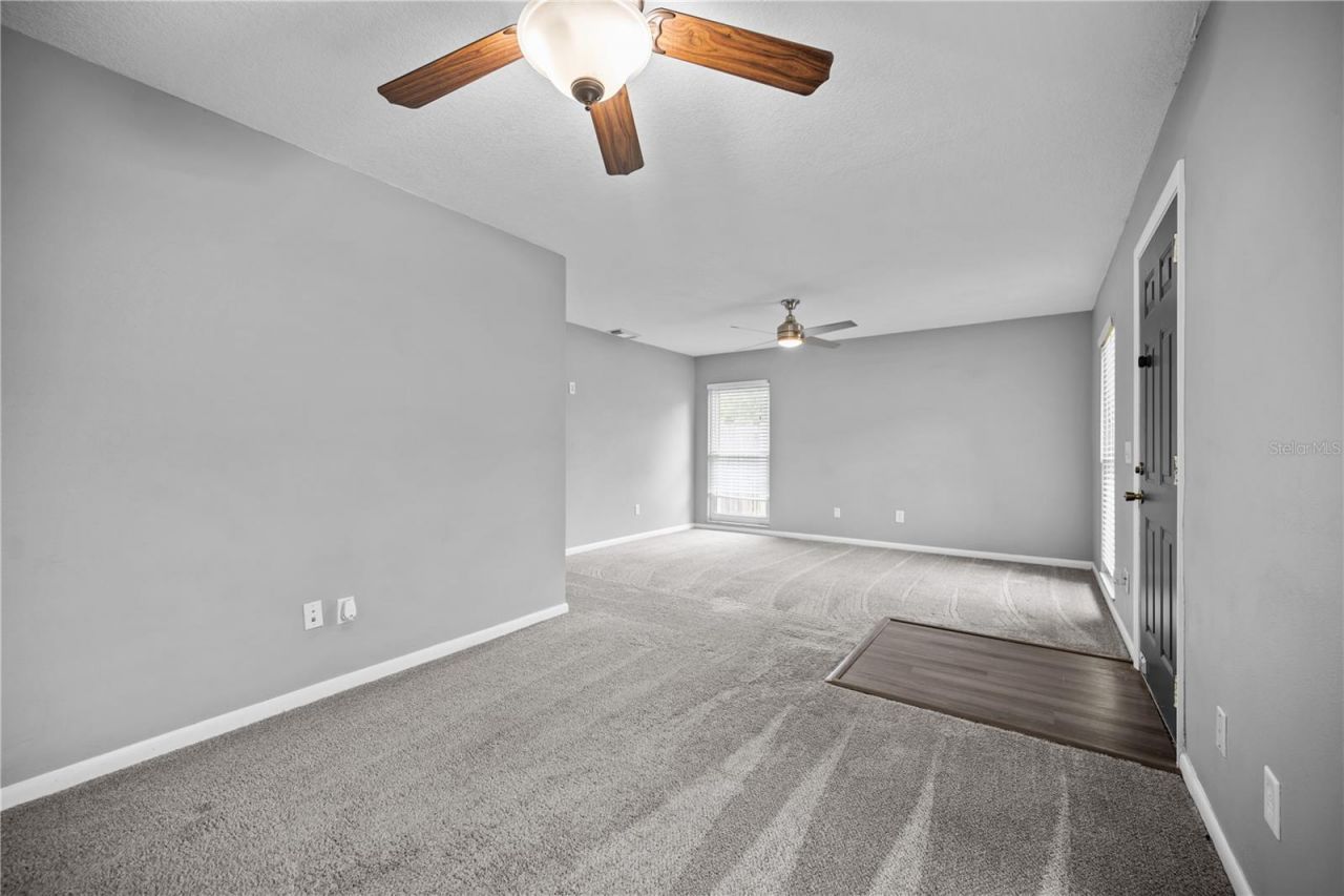 2015 Ronald Circle, Seffner, FL 33584 Photo