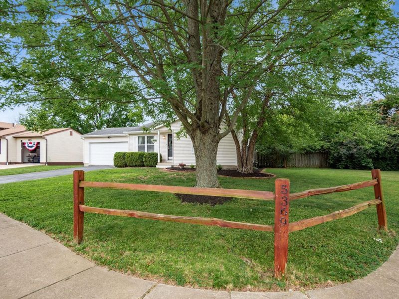 5369 Bramble Brook Drive, Columbus, OH 43228 Photo 4