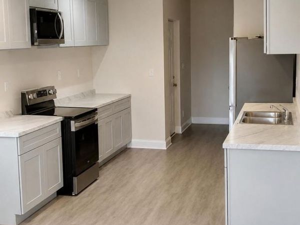 2429 N 8th STREET, Milwaukee, WI 53205