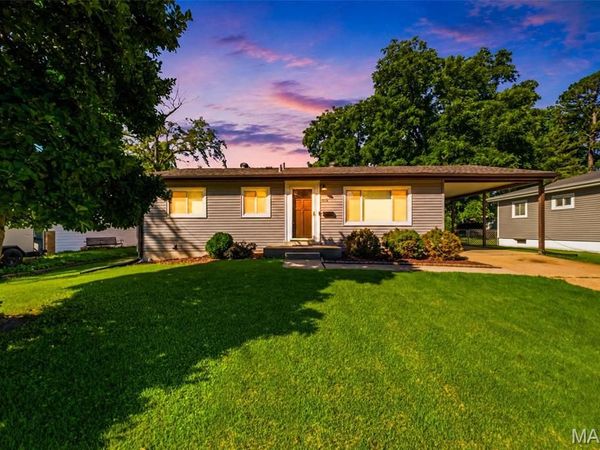 808 Lightwood Drive, Hazelwood, MO 63042