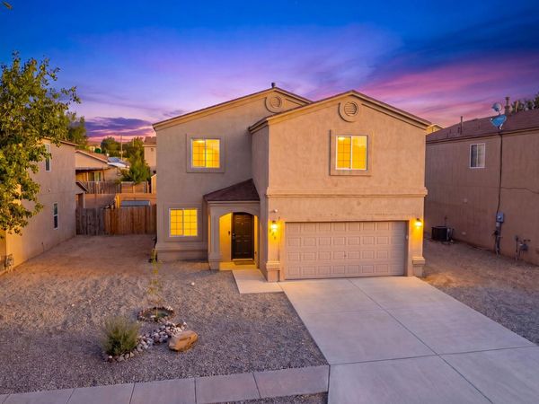 727 Avanti Street SW, Albuquerque, NM 87121