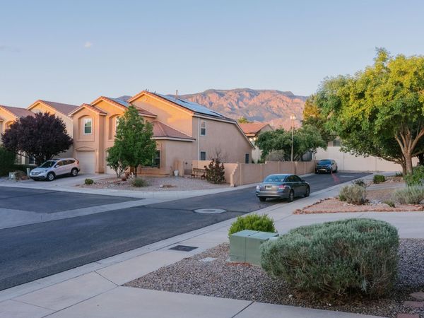 9232 Bluewood Lane NE, Albuquerque, NM 87122