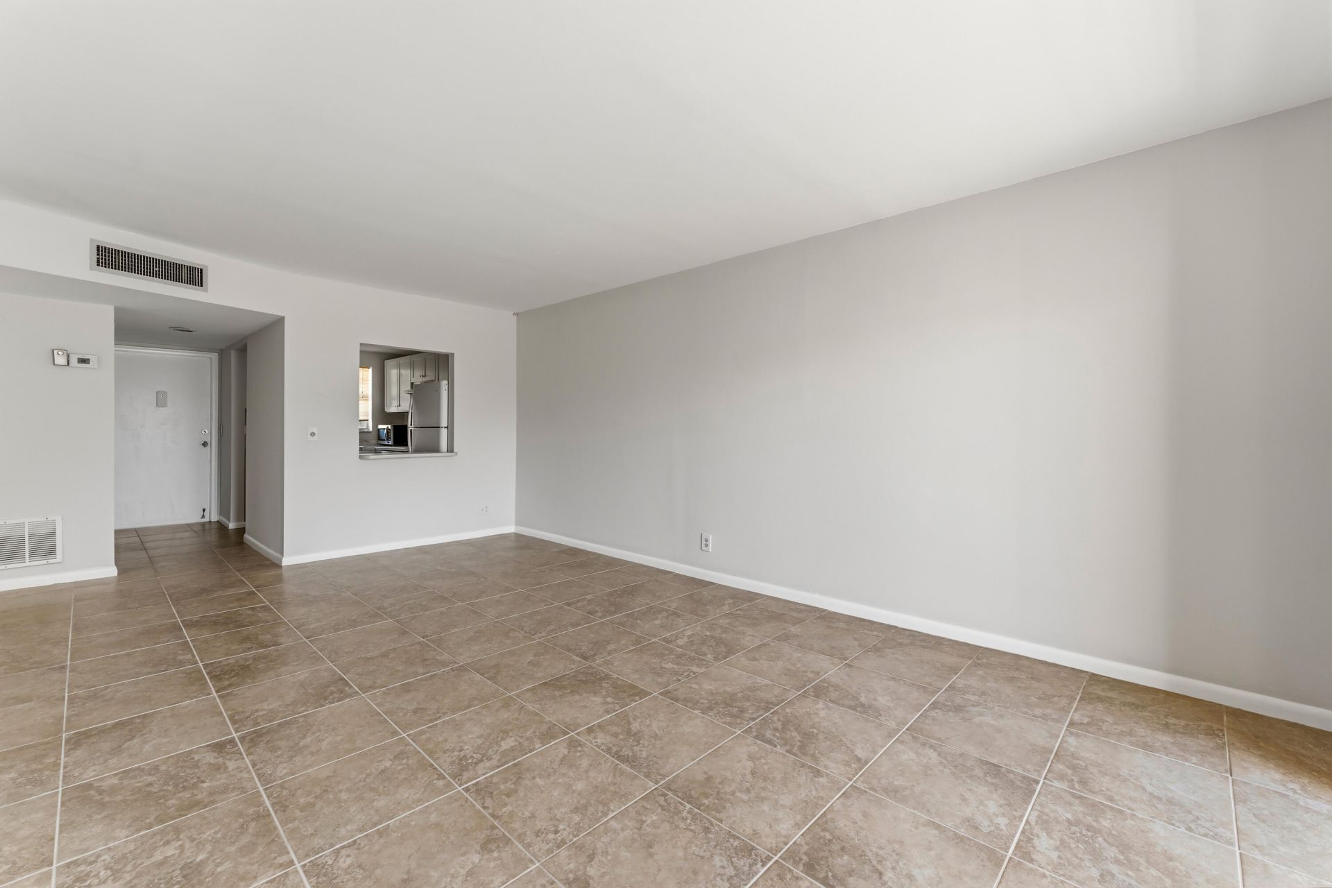 1638 Embassy Drive, Unit 208, West Palm Beach, FL 33401 Photo