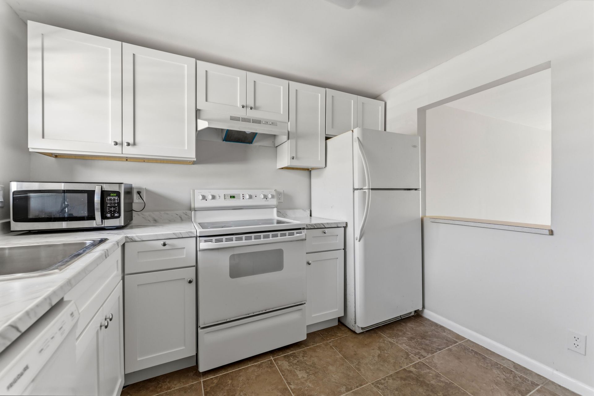 1638 Embassy Drive, Unit 208, West Palm Beach, FL 33401 Photo