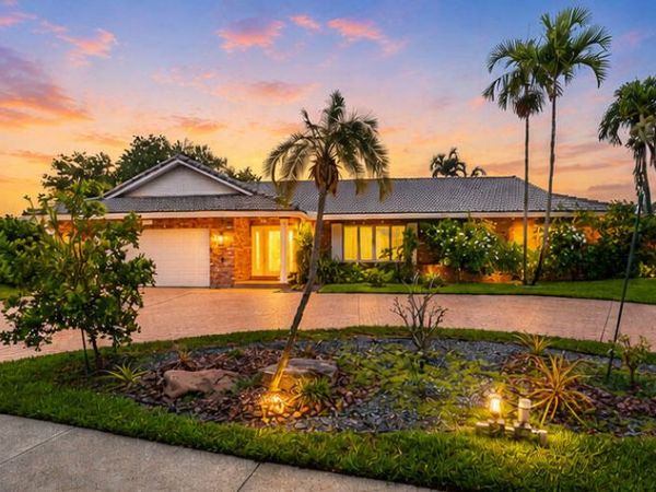 2378 Deer Creek Lob Lolly Lane, Deerfield Beach, FL 33442