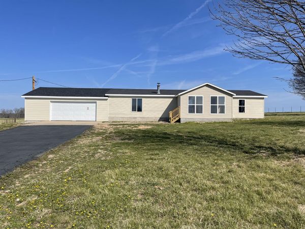23594 Lawrence 1200 , Aurora, MO 65605