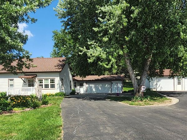 805 N Walnut Street N, Avoca, IA 51521