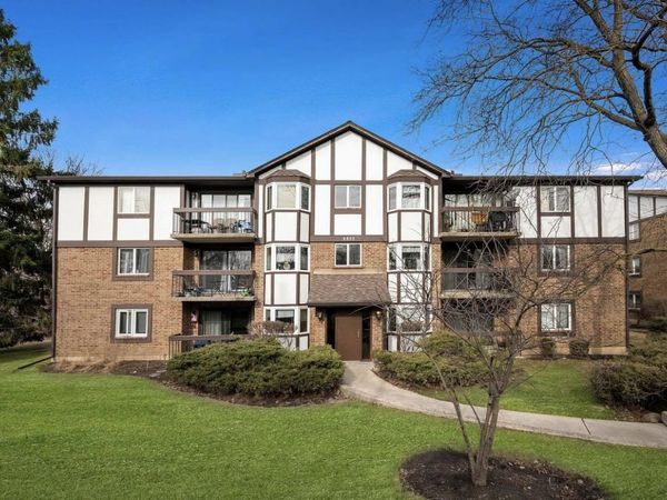 6820 Joliet Road , Unit 11, Indian Head Park, IL 60525