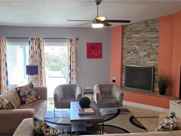 2098 N San Clemente Road, Palm Springs, CA 92262