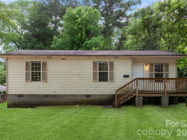 4525 Rolling Hill Drive , Charlotte, NC 28213