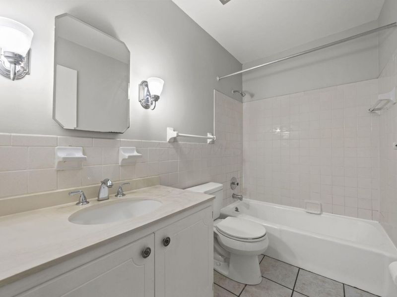 4454 Folkestone Court S, Columbus, OH 43220 Photo 35