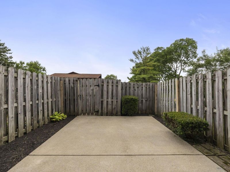 4454 Folkestone Court S, Columbus, OH 43220 Photo 36
