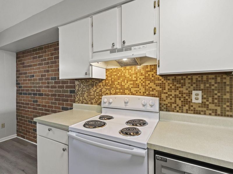 4454 Folkestone Court S, Columbus, OH 43220 Photo 5