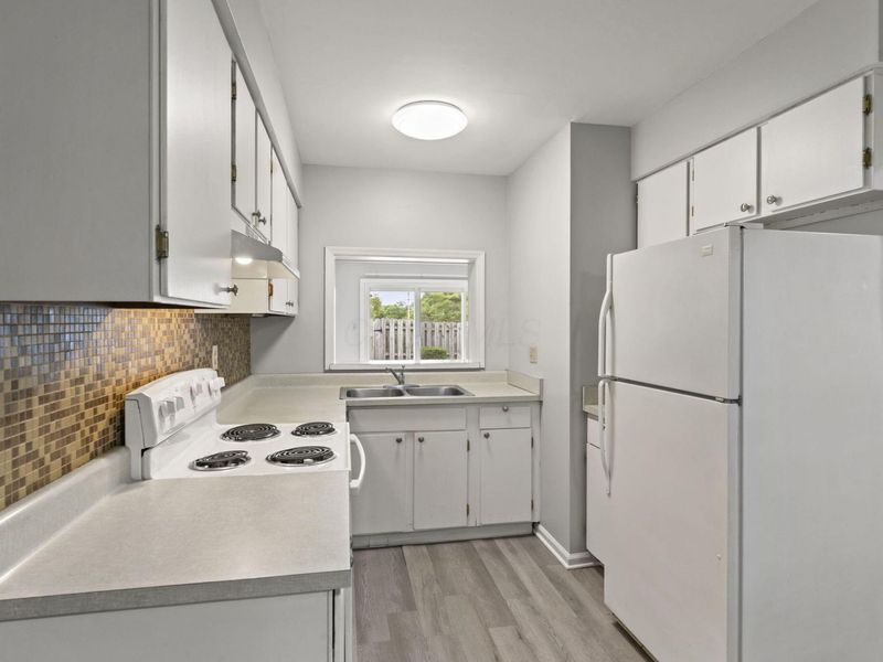 4454 Folkestone Court S, Columbus, OH 43220 Photo 7