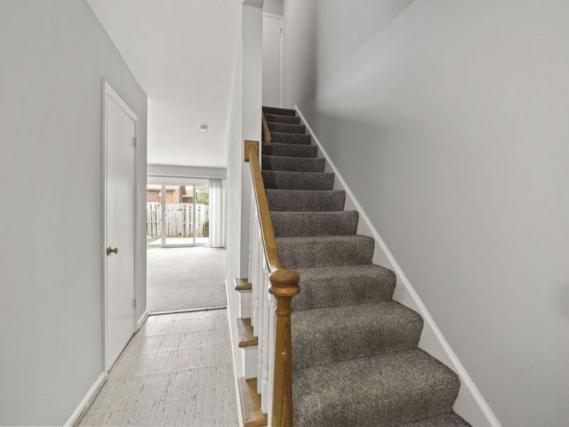 4454 Folkestone Court S, Columbus, OH 43220 Photo 9