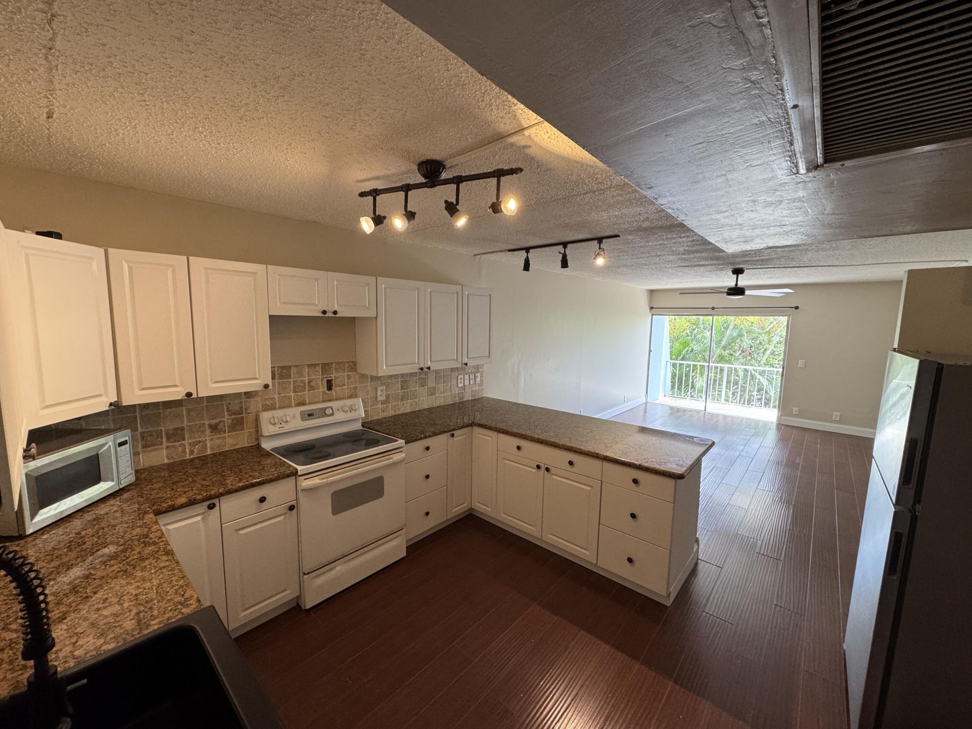 725 Hummingbird Way, Unit 210, North Palm Beach, FL 33408 Photo