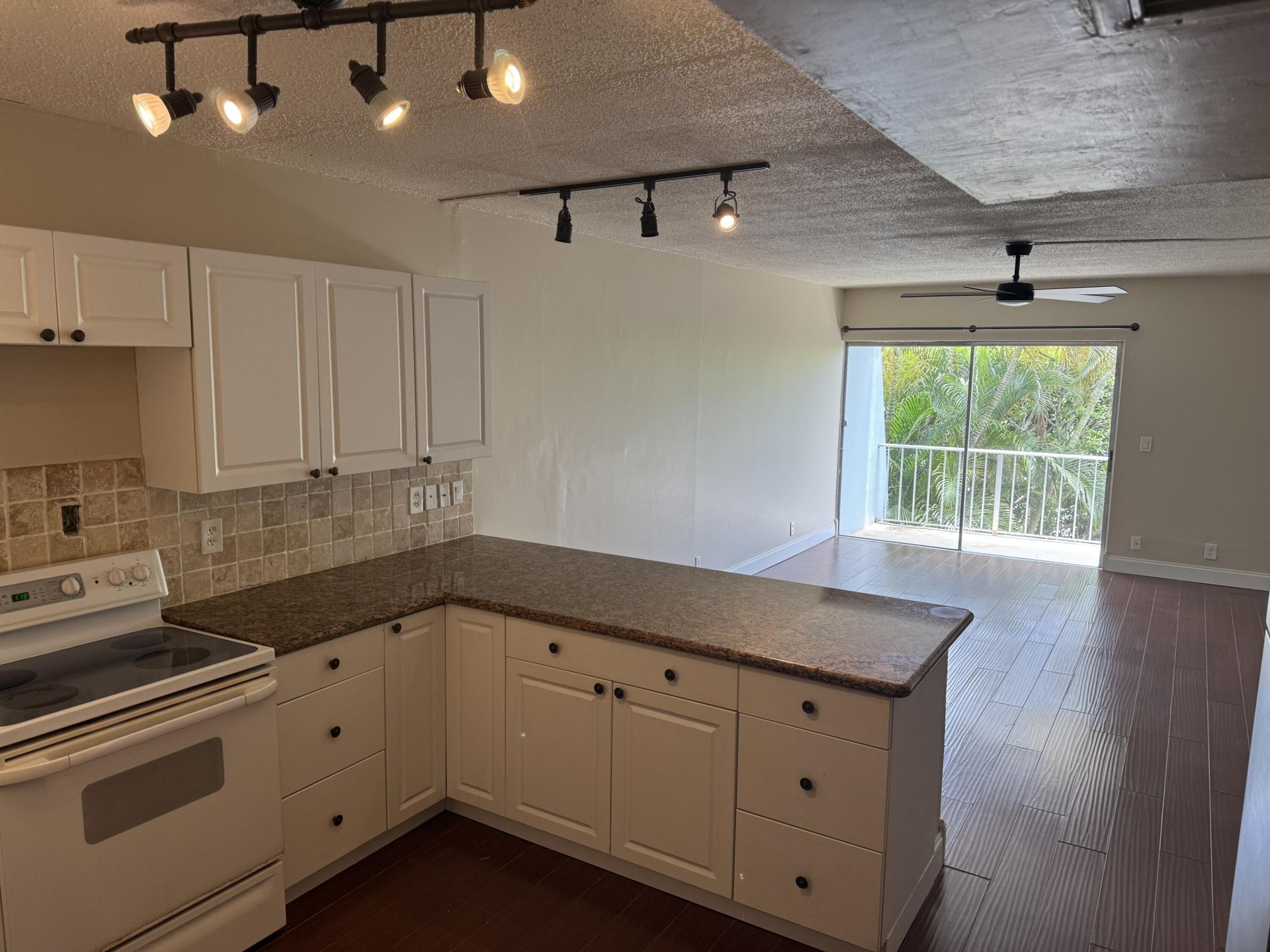 725 Hummingbird Way, Unit 210, North Palm Beach, FL 33408 Photo