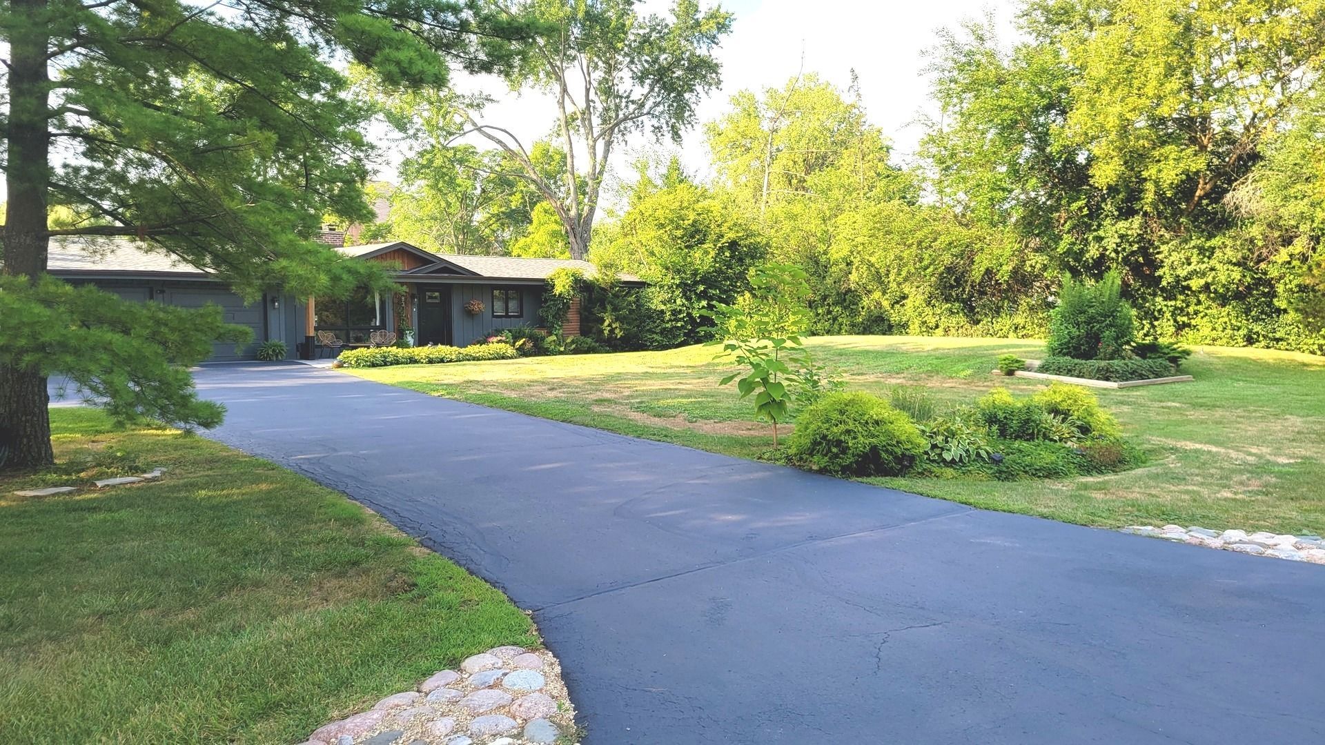 83 Wildwood Drive, Barrington, IL 60010
