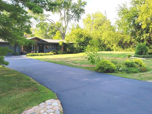 83 Wildwood Drive, Barrington, IL 60010