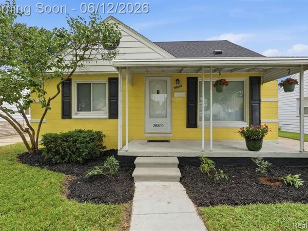 26809 Hollywood Street , Roseville, MI 48066