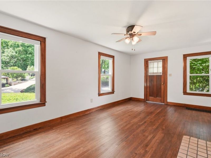 256 Uhl Drive, Akron, OH 44319 Photo 12