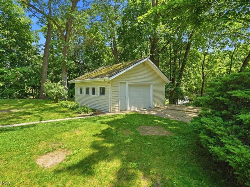 256 Uhl Drive, Akron, OH 44319 Photo 46
