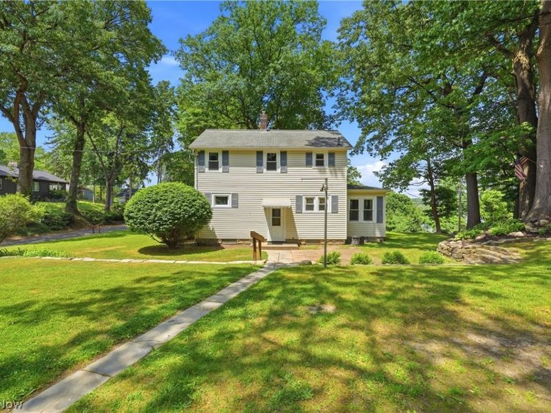 256 Uhl Drive, Akron, OH 44319 Photo 7