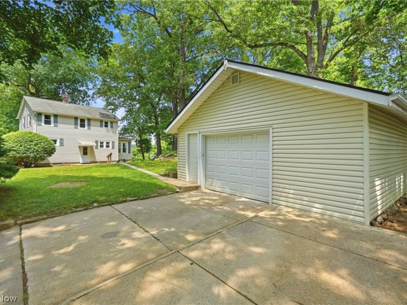 256 Uhl Drive, Akron, OH 44319 Photo 8