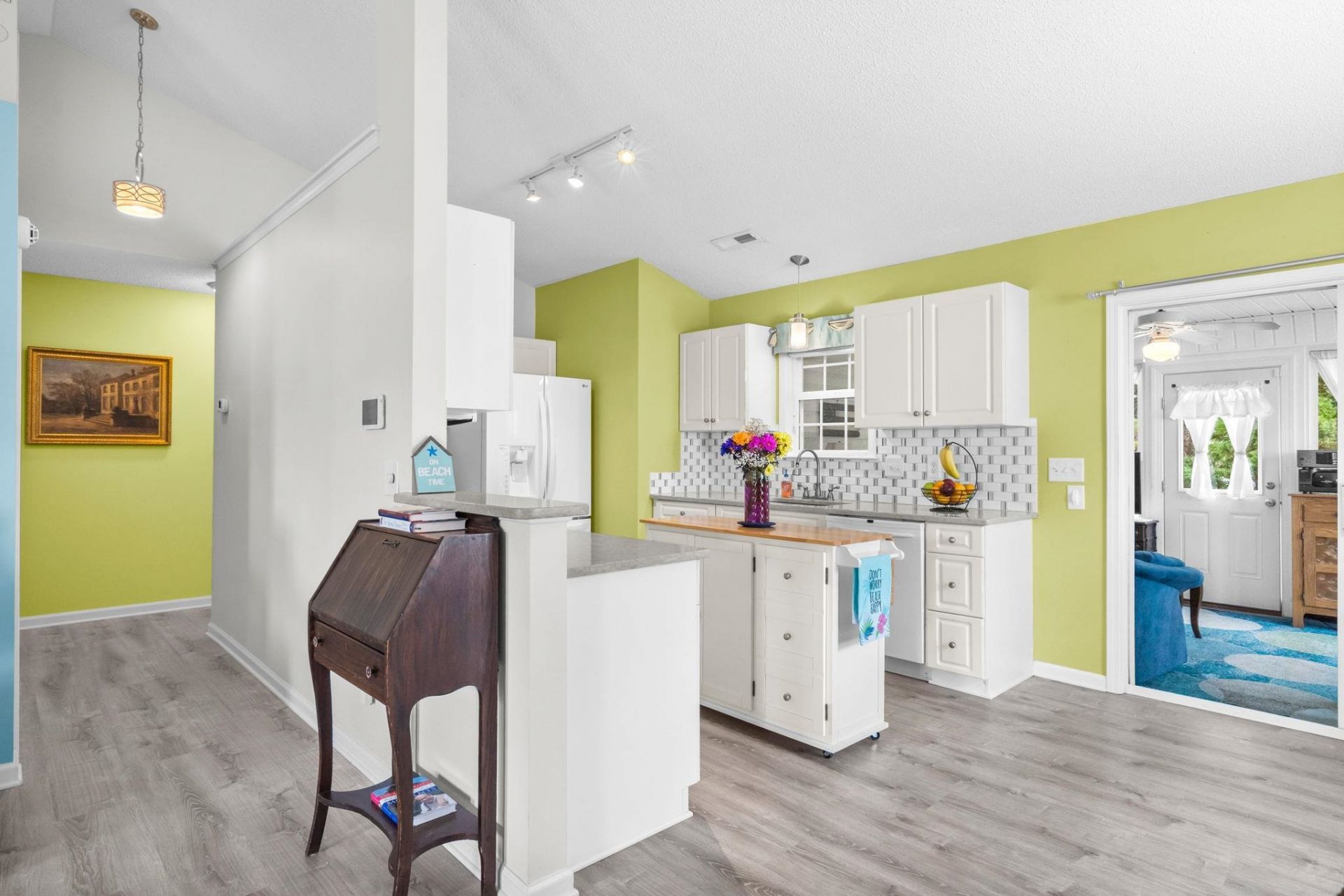972 Dunrobin Ln. Photo 12