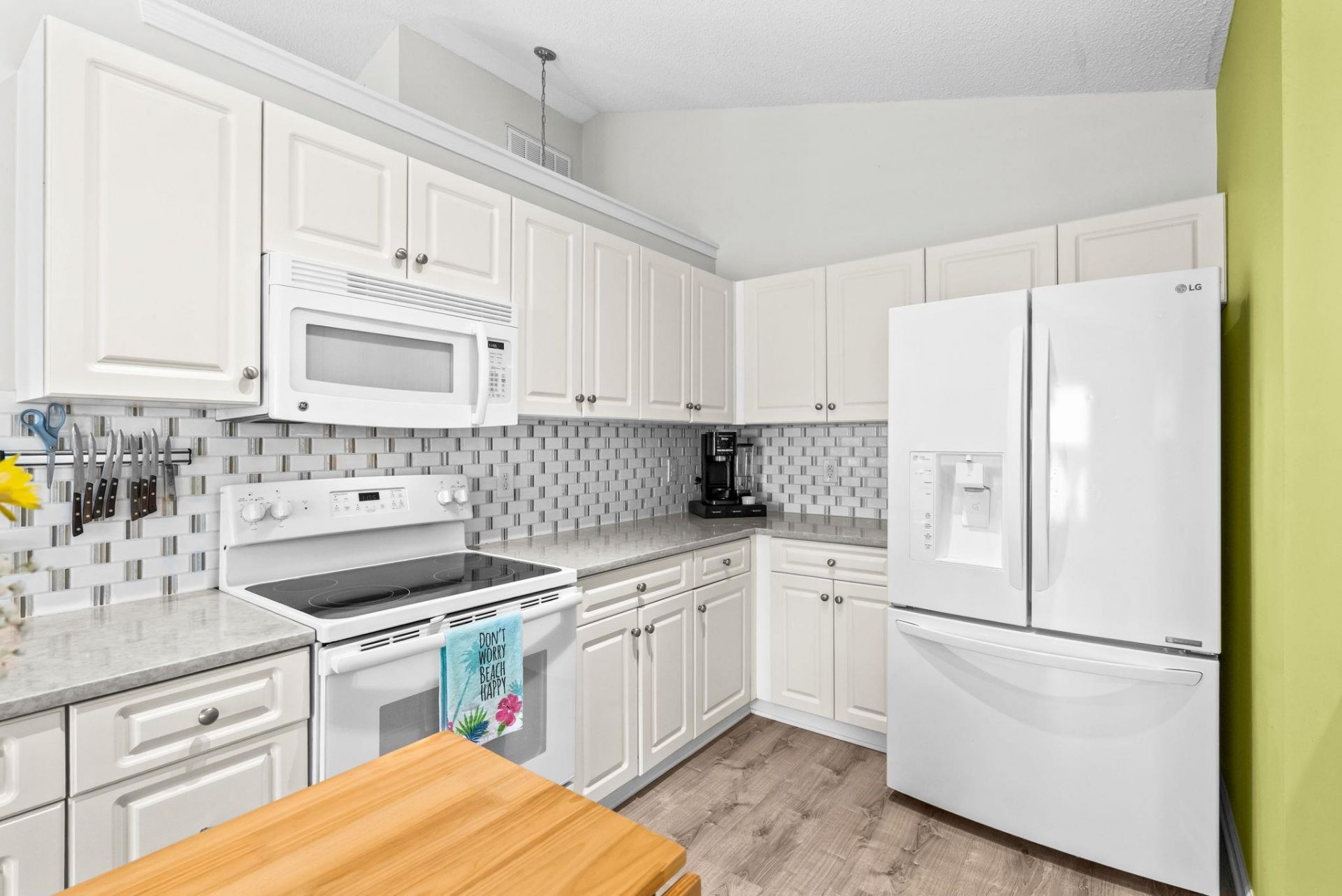 972 Dunrobin Ln. Photo 14
