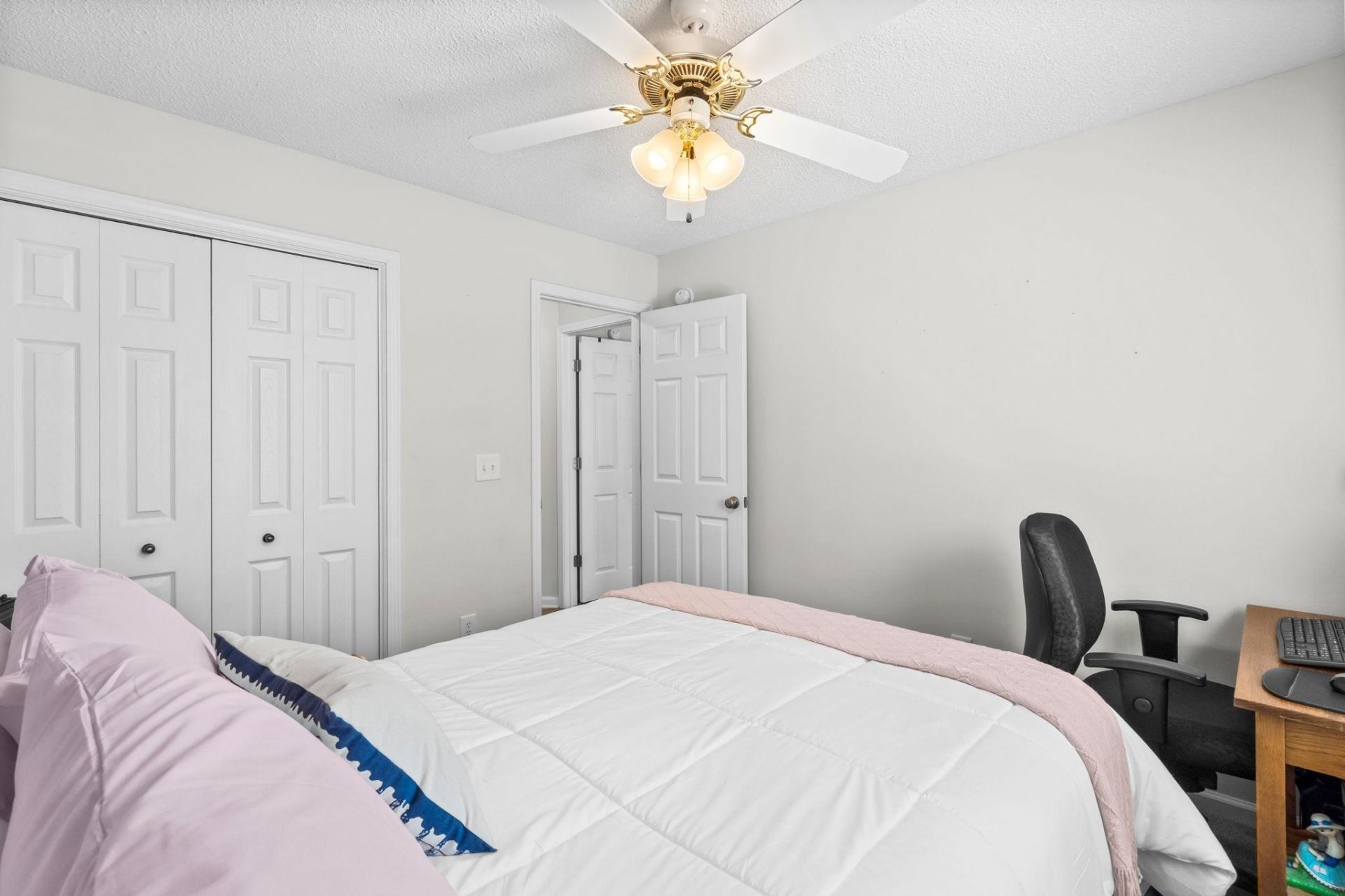 972 Dunrobin Ln. Photo 25