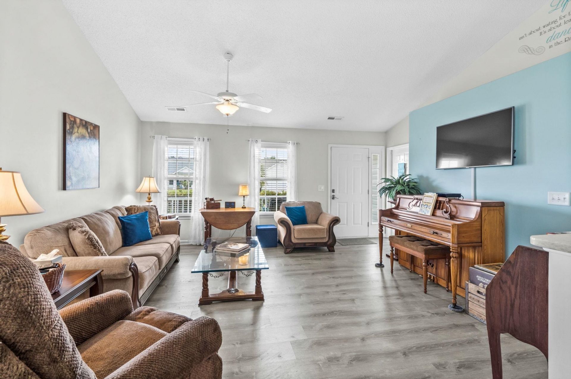972 Dunrobin Ln. Photo 8