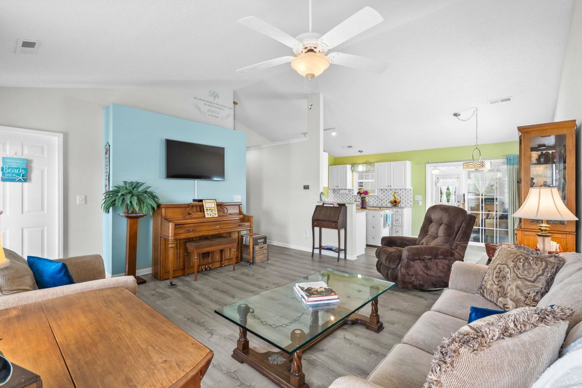 972 Dunrobin Ln. Photo 9